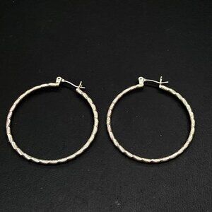 Silver-Tone Textured Hoop Earrings 1.25 Inch Diameter Lightweight & Stylish Desi